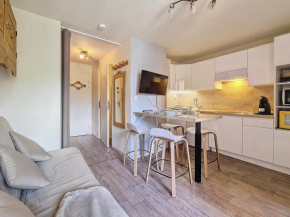 Studio cosy avec balcon sud, départ ski aux pieds - Parking inclus - FR-1-344-910